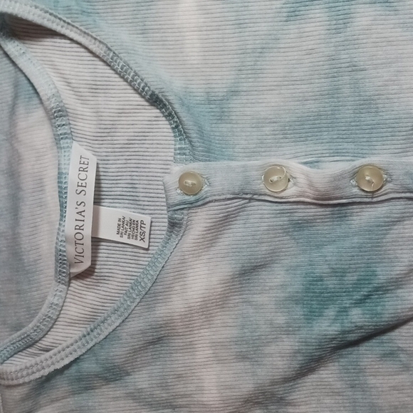 VICTORIA'S SECRET TANK - Picture 2 of 4